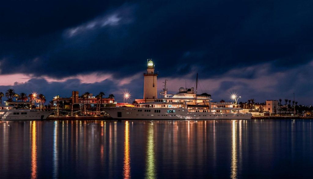 Le quartier du Muelle Uno de nuit