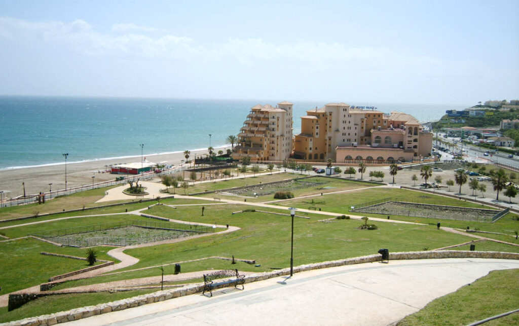 Vue sur la plage d'El Castillo à Fuengirola