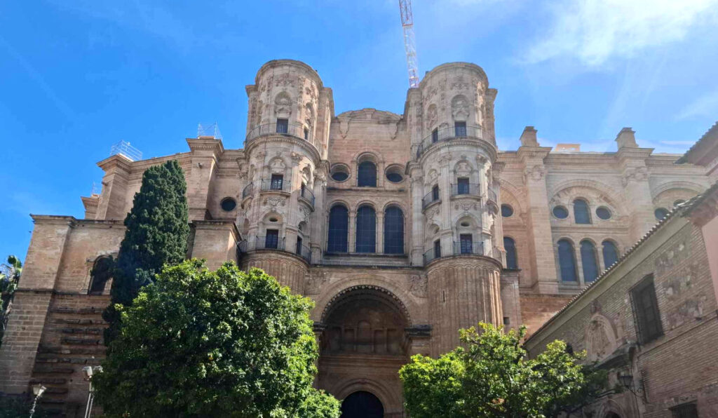 Façade nord de la cathédrale de l'Incarnation de Malaga