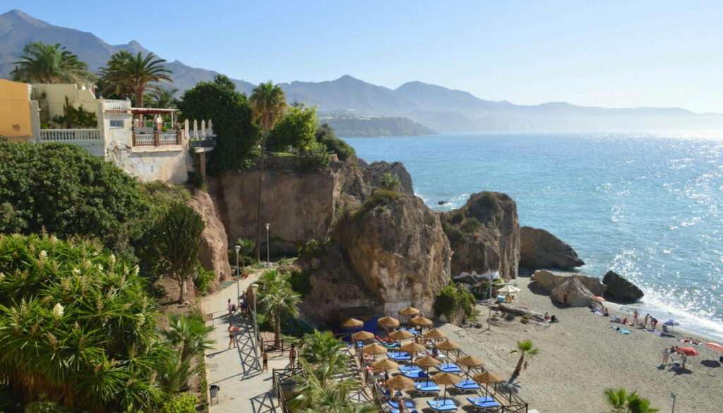 Vue sur la plage de Nerja