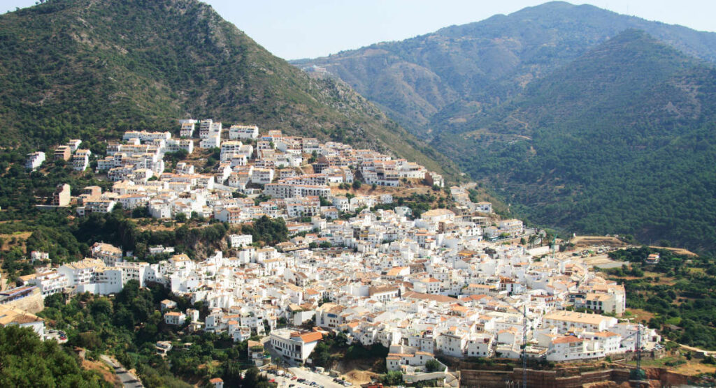 Le village blanc d'Ojén