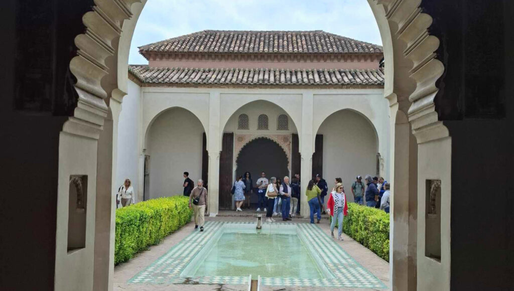 Style arabo-andalous dans le palais du gouverneur de l'Alcazaba